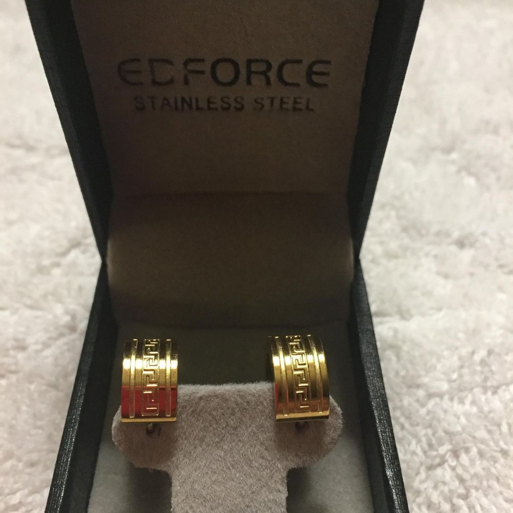EdForce Stainless Steel Gold Hoop Gold Earrings - Picture 6 of 16